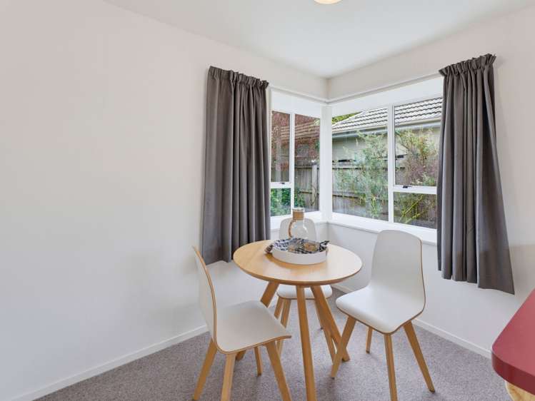 2/2 Bentley Street Russley_8