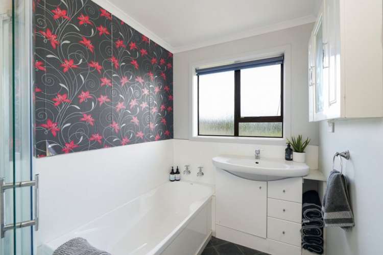 9 Dumbarton Place Strathern_10