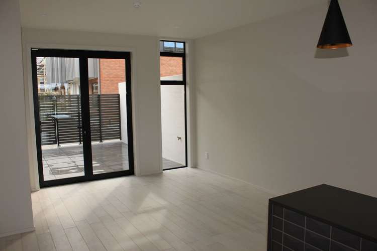 10/4 Stables Lane Silverdale_5