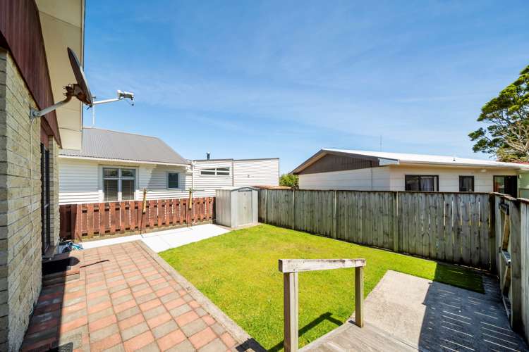 19 Karamu Street Strandon_10