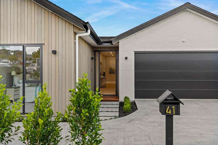 41 Surf View Crescent Red Beach_33