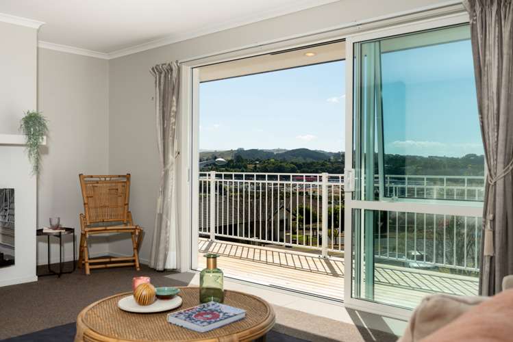 5 Carex Close Pyes Pa_5