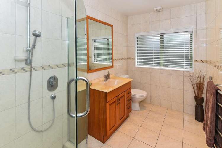 9 Flora Place Wattle Downs_21