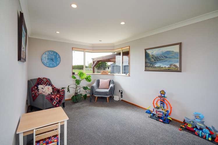 381 Bay Road West Plains_17