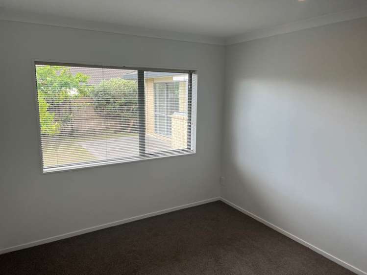 9 Newbliss Crescent East Tamaki Heights_11