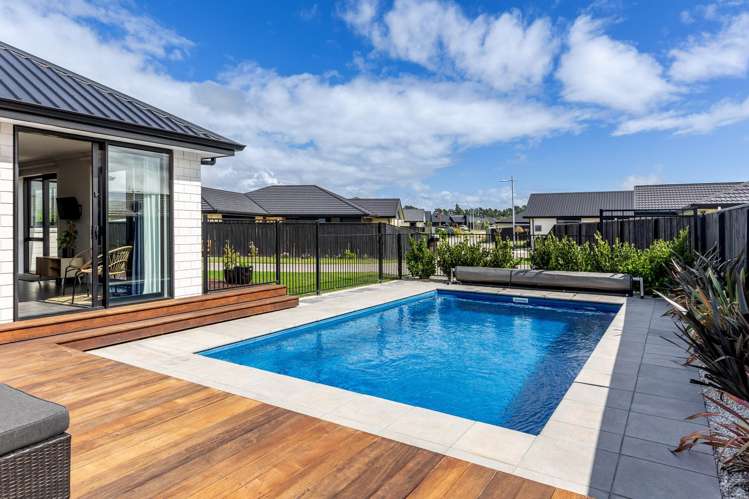 8 Hurricane Way Burleigh_8