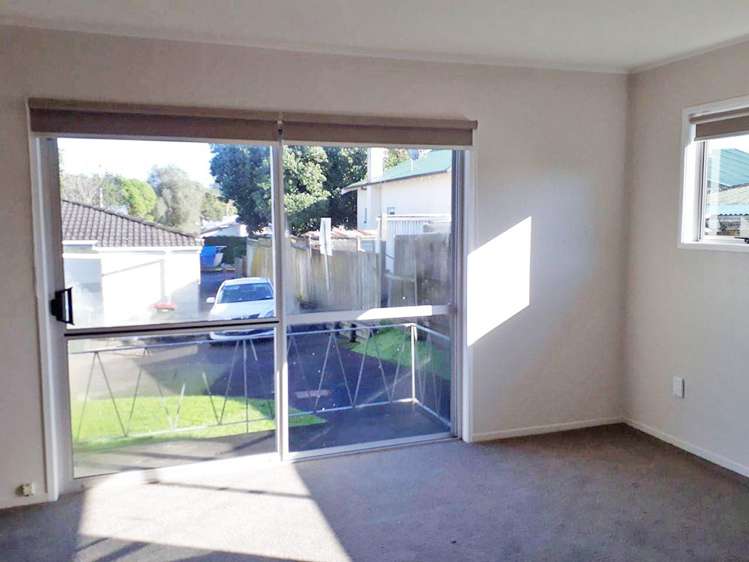 2/71 Spring Street 10051_3