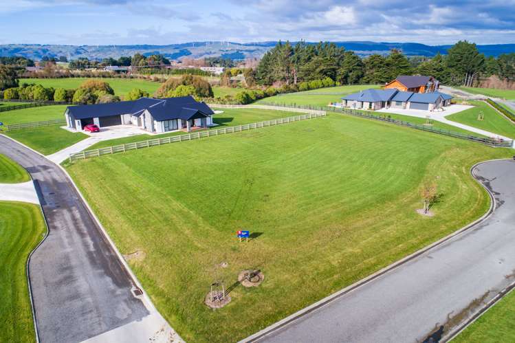 62 Hartwell Drive Kelvin Grove_16