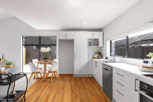 2/152 Woodham Road Linwood_3