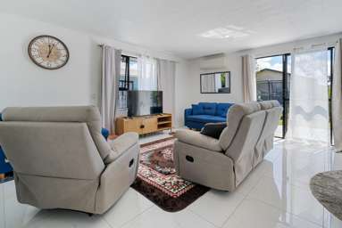 2/18 Kennington Drive_1