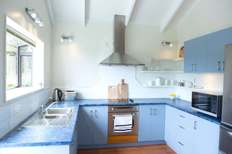 64 Trig Hill Road Onetangi_4