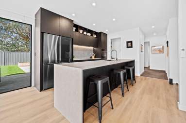 24 Plains Avenue_4