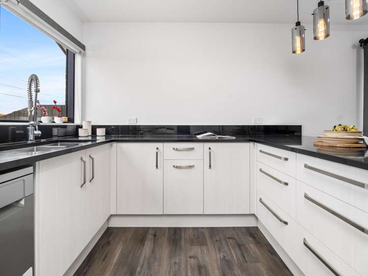 5 Gallop Lane Yaldhurst_8