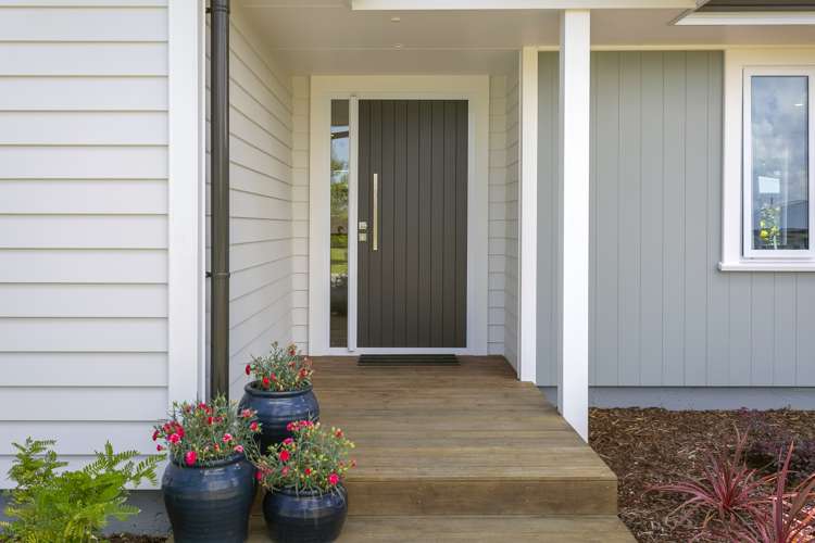 6 Maison Way Rangatira Park_2