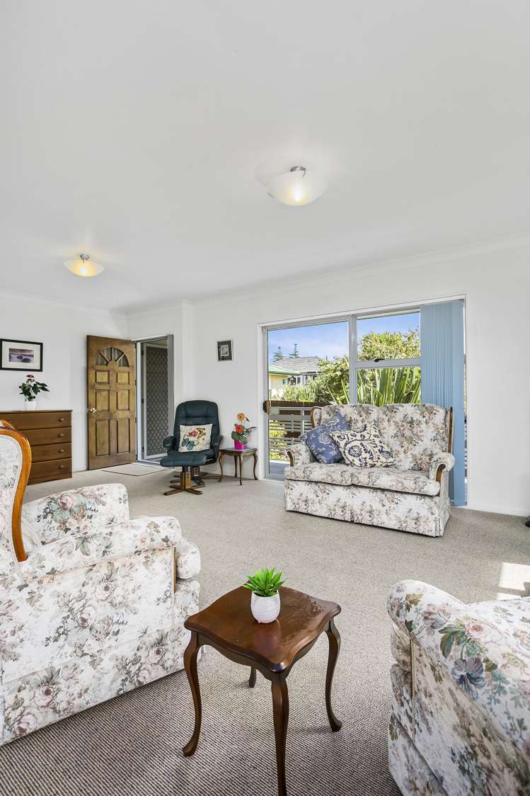 52 Bodi Place Te Atatu South_9