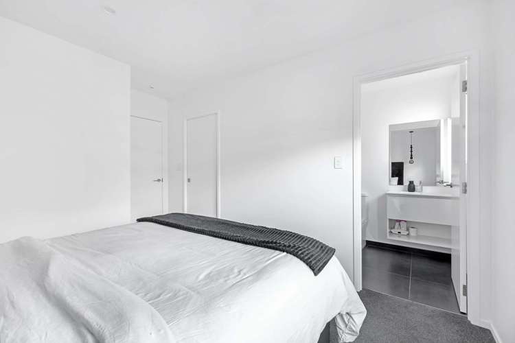 1 Rehua Place Waiwhakaiho_13