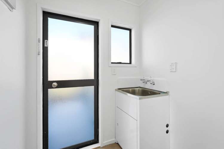 12 & 12A Danube Lane Glen Eden_17