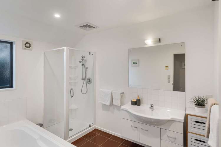 40 Titirangi Crescent Parklands_15