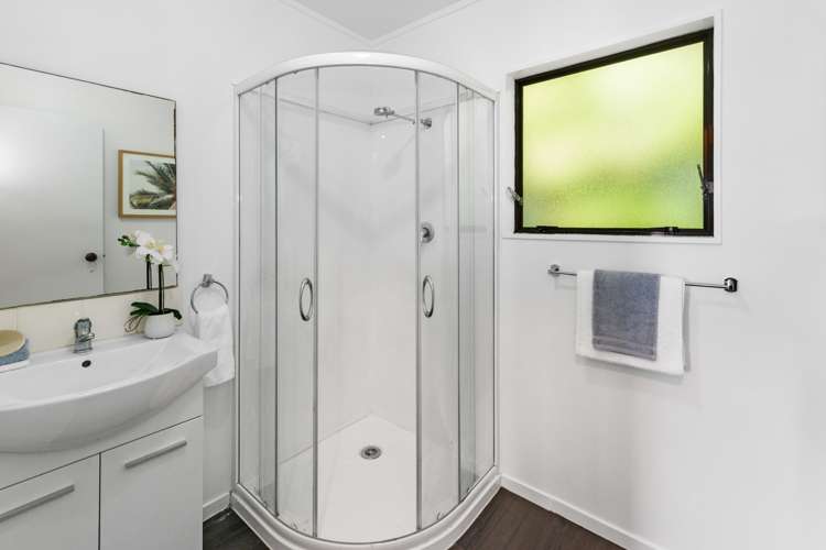 1/4 Grainger Road Te Atatu South_9