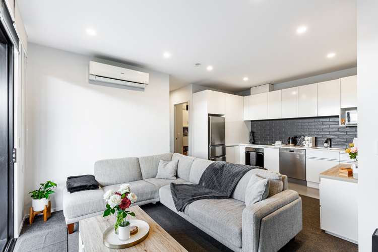 G03/75 Hobsonville Point Road Hobsonville Waitakere City Houses