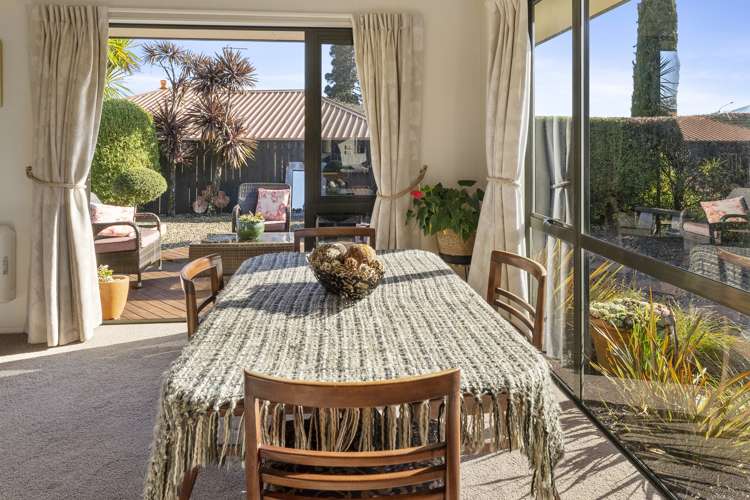 4 Gershwin Grove Stoke_12