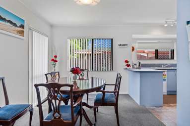 8B Braintree Street_4