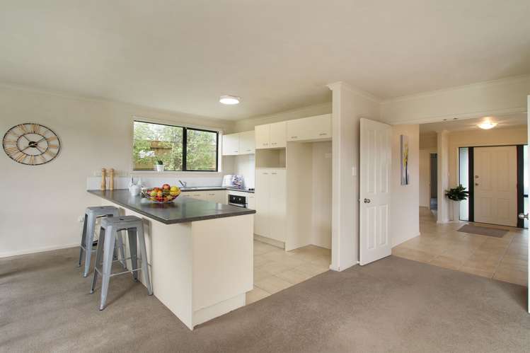 6 Thomas Hamer Place Greenhithe_8