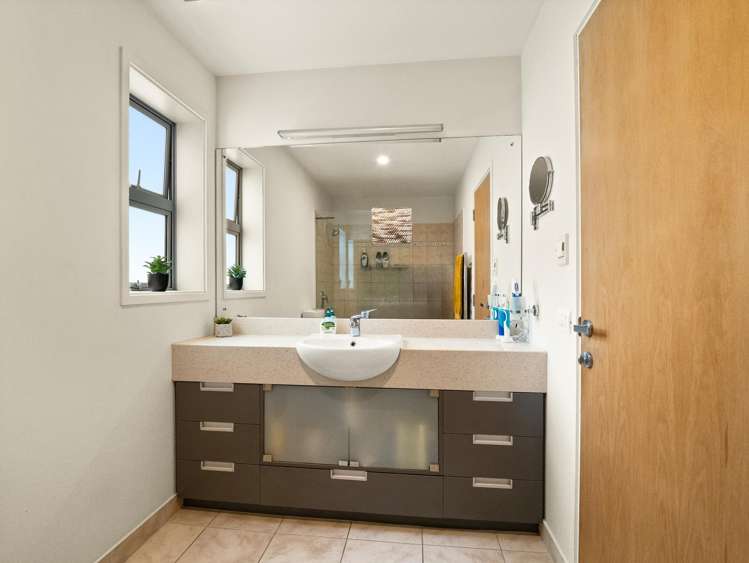 10 Glenfinlass Street Company Bay_15