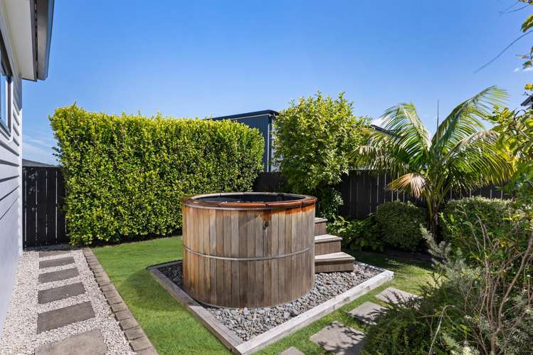 5 Headsail Drive Long Bay_13