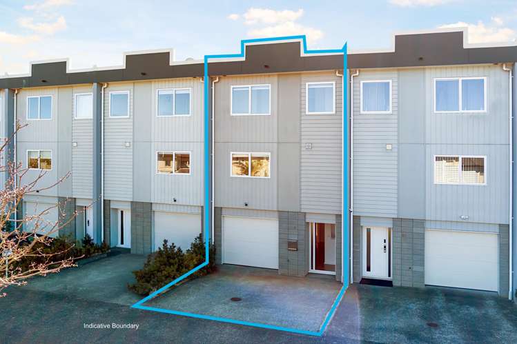 81 Bordeaux Parade Te Atatu South_2