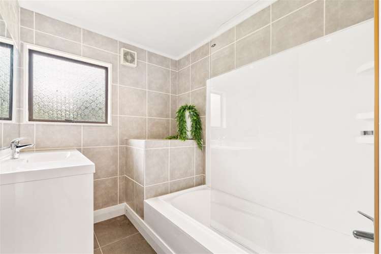 2/14 Matama Road Glen Eden_13