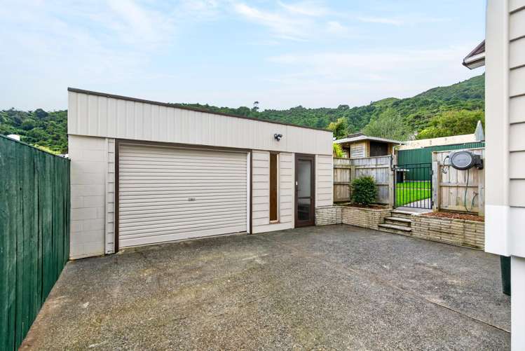 54 Wilkie Crescent Naenae_30