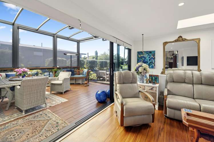 9 Gillies Avenue Central_8