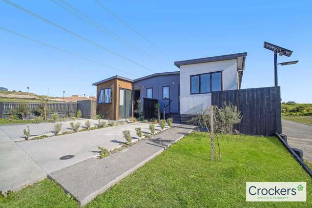 Modern Comfort in the Heart of Totara Park