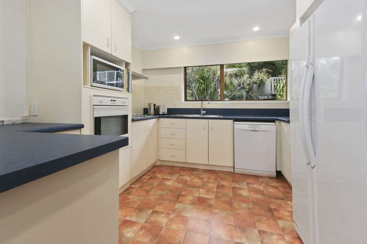 83 Woodfern Crescent Titirangi_7