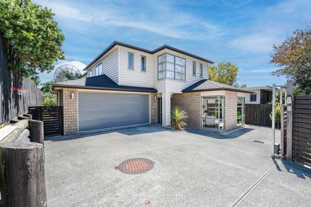 Spacious Family Living in Sandringham