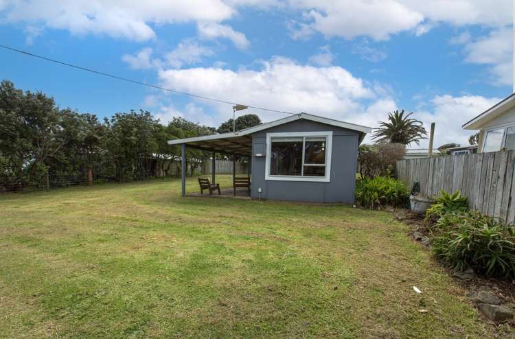 5 Bayly Street Baylys Beach_23