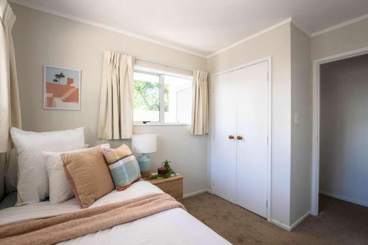 2/13 Fairclough Road Beach Haven_11