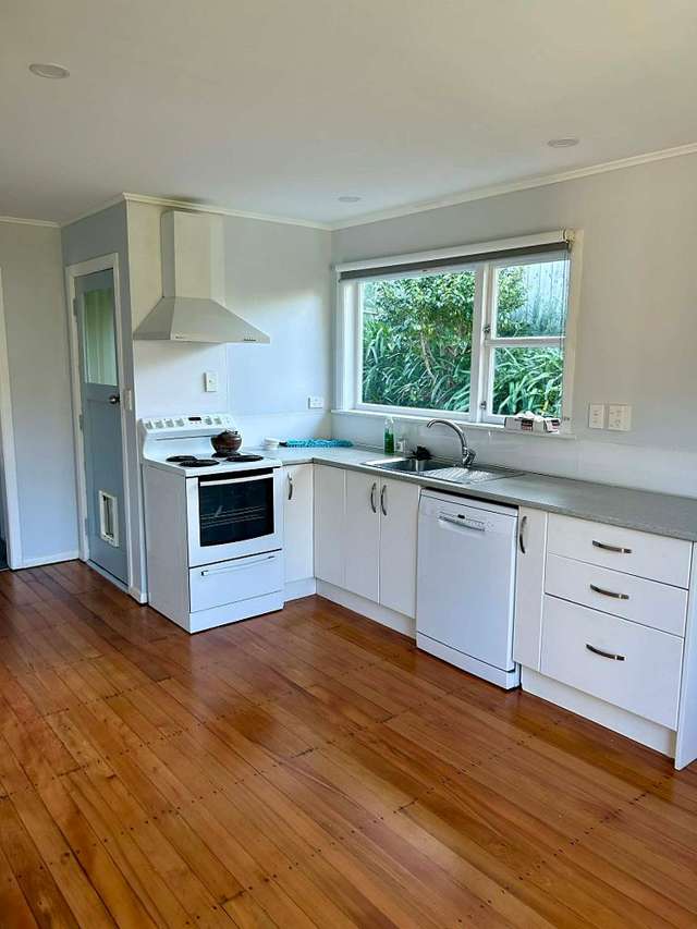 105 Churchill Drive Crofton Downs_3