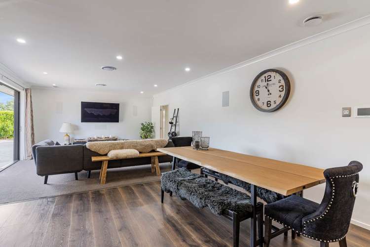 1 Coach Road Kingseat_6