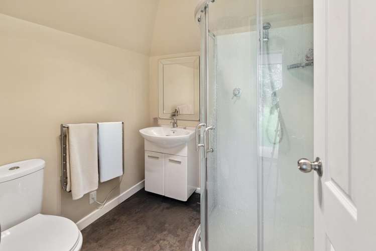 214 Pages Road Marchwiel_25