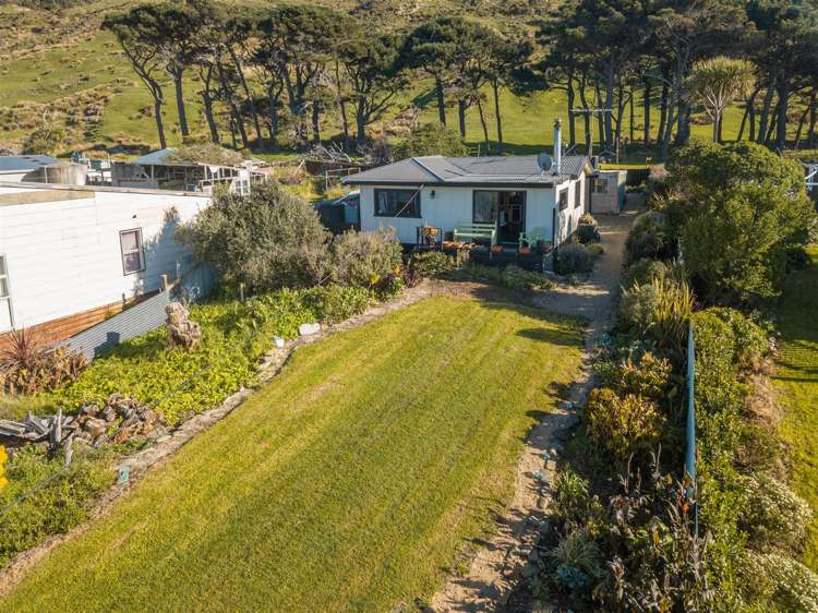 1107 Mataikona Road Mataikona_5