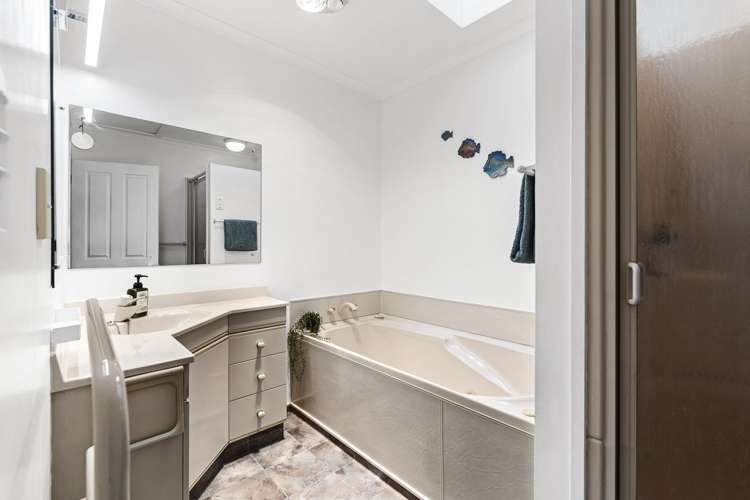 45d Paynters Avenue Strandon_13