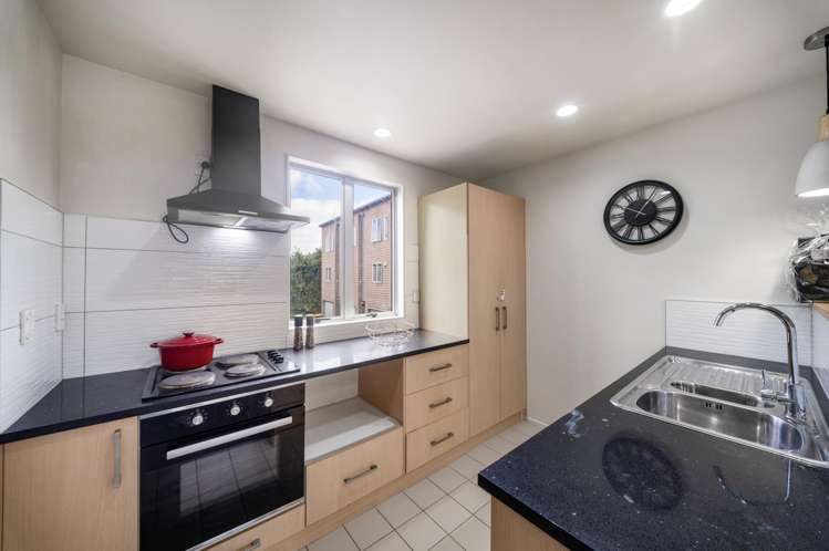 435B West Coast Road_4