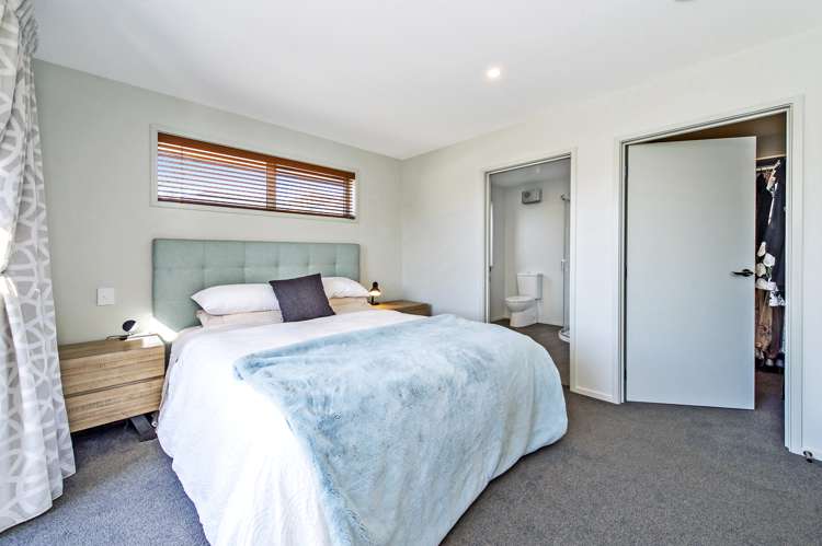 69 Sunline Avenue Lincoln_13