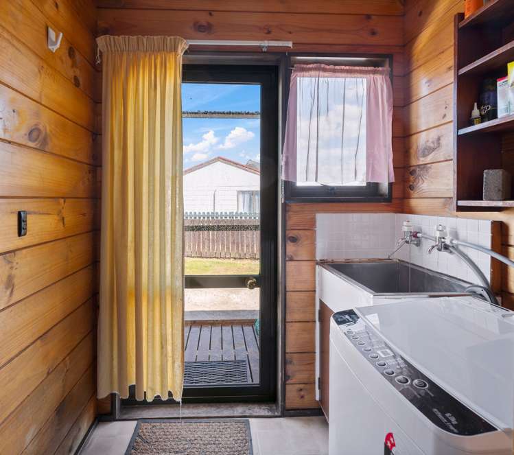 75 Taharangi Street Koutu_11