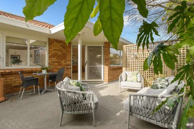 Spacious, Sunny & Superbly Located