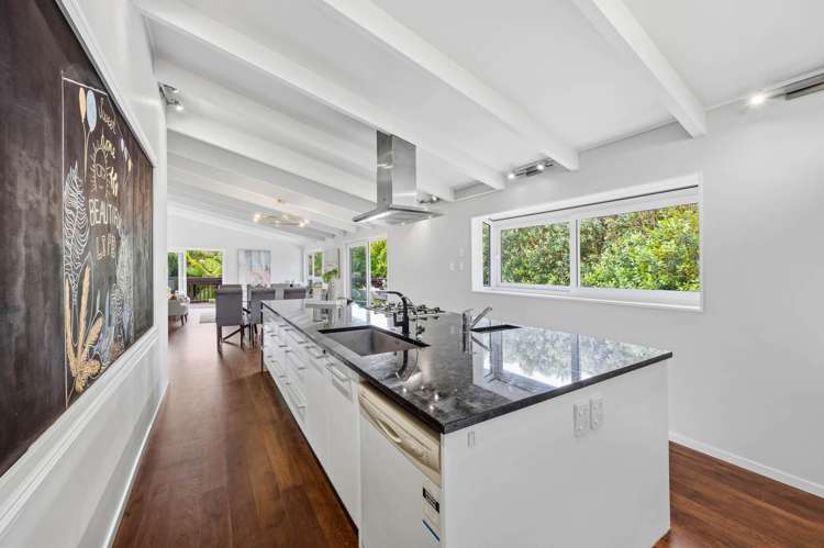 26 Pickwick Parade Mellons Bay_1