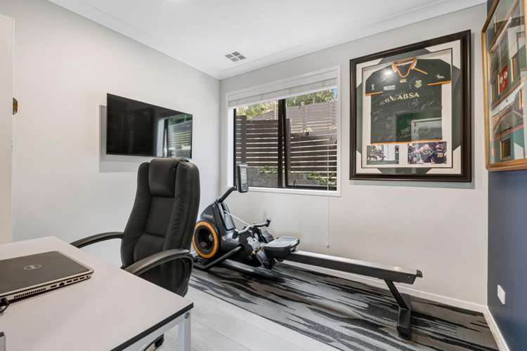 8 Roberts Road Matakatia_17