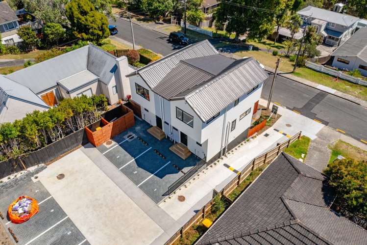 2,3,6,7/10 Alexander Avenue Torbay_55